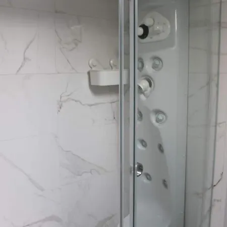 Apartamento T1, Ar Condicionado Wifi * Loures